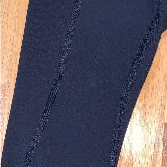 Reflective black lululemon leggings - Picture 7 of 7